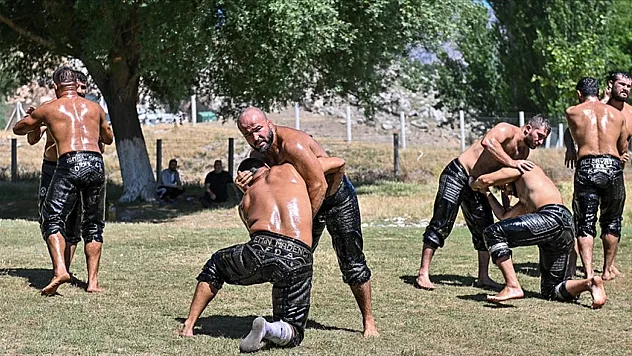 Başpehlivan Orhan Okulu'nun hedefi altın kemer
