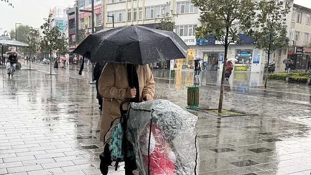 Batı Karadeniz için kuvvetli yağış alarmı: Sel ve fırtına uyarısı