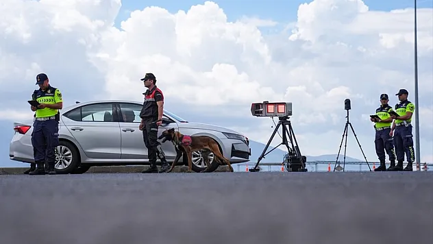 Bayram trafiğinde yapay zeka destekli otoyol denetimi devrede