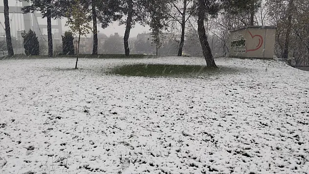 Beklenen Kar geldi: Çarşamba Beyaza Büründü