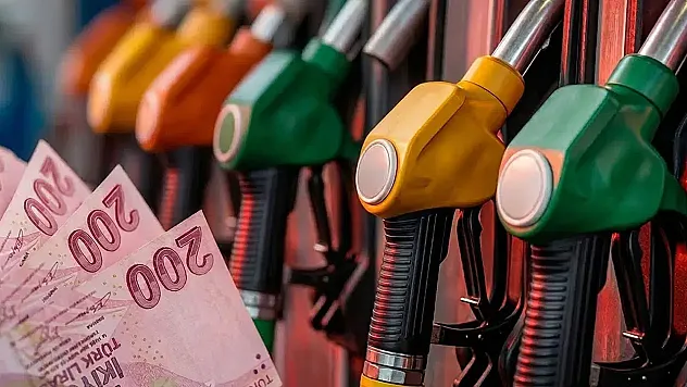 Benzine Zam Geldi: 18 Mart 2026 Güncel Akaryakıt Fiyatları Açıklandı!