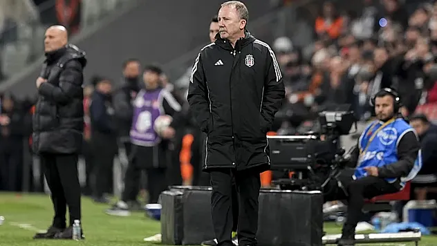 Beşiktaş'ta sezon sonu operasyonu: ilk ayrılık kapıda!