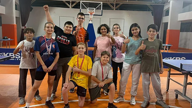 Bilecik'te masa tenisinde kıyasıya mücadele