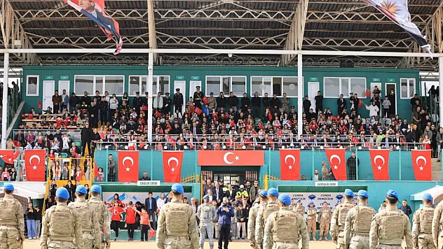 Bingöl'de Cumhuriyet Bayramı coşkuyla kutlandı