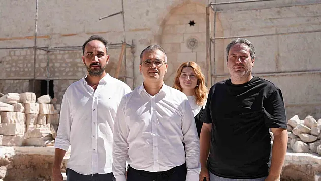 Boğazkesen Camii'nin yaralarını sarıyor