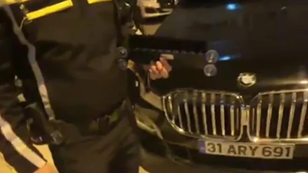 Bu sürücüye çakar ve koyu filmden 316 bin TL ceza