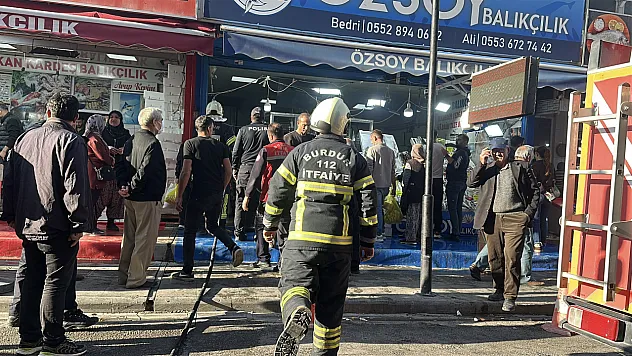 Burdur'da balıkçının bacası yandı, satışlar sürdü