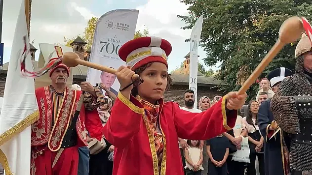 Bursa'da fethin 700. yılı ve 30 Ağustos'ta minik mehteranlar ilgi odağı oldu