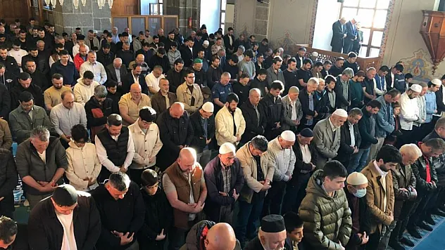 Büyük Cami'de Bayram Buluşması! Tekbirler Samsun'da Yükseldi