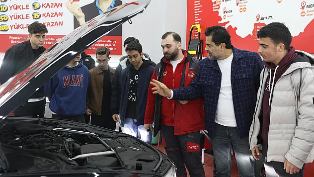 Büyükşehir'le Gençler Mesleğe Hazırlanıyor!