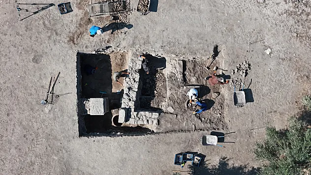Çanakkale'de 1500 yıllık dibek ve 1300 yıllık depo küpü bulundu