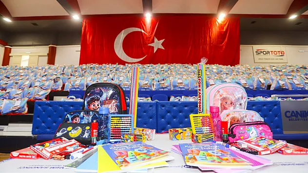 Canik Belediyesinden birinci sınıf öğrencilerine çanta ve kırtasiye desteği