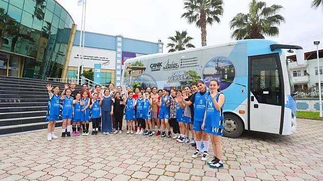 Canik'te çocuklar yaz spor okullarında geleceğe hazırlanıyor