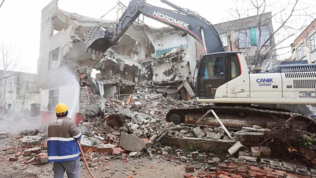 Canik'te depreme dayanıksız 2 bin 864 bağımsız birime neşter