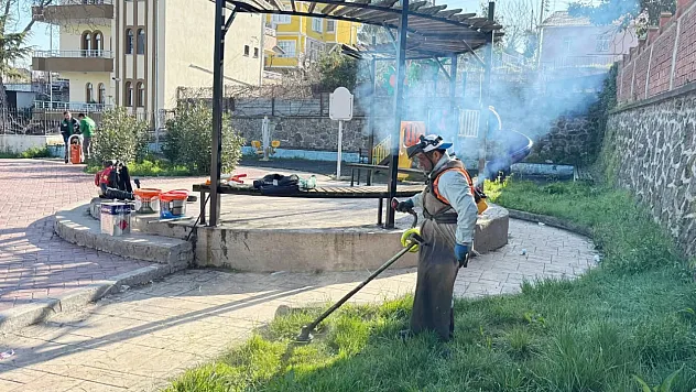 Canik'te park ve yeşil alanlara yoğun bakım çalışması