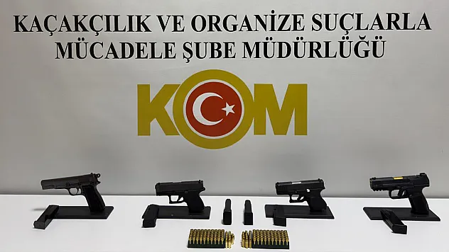 Şüpheli araçtan silah ve mühimmat çıktı
