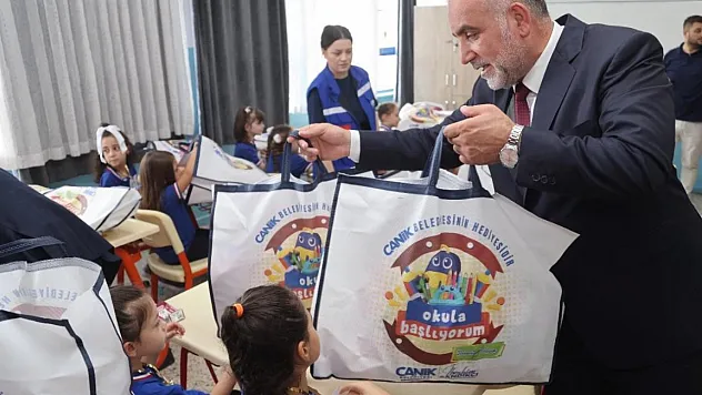 Canik'te tüm birinci sınıflara çanta ve kırtasiye desteği