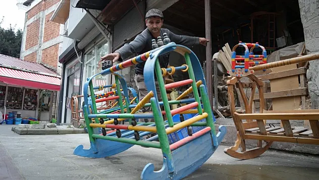 Çarşamba'da 78 yıllık ahşap beşik geleneği sürdürülüyor