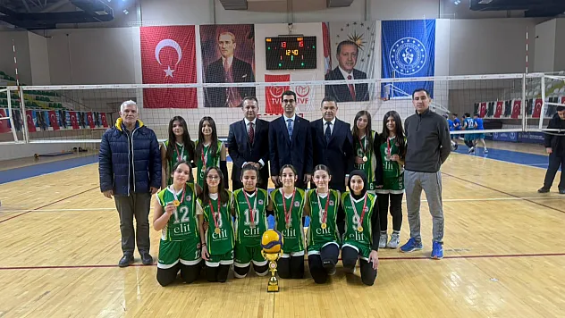 Çarşamba'da filenin sultanları 'Değirmenbaşı Ortaokulu'