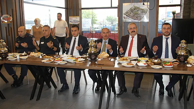 Çarşamba'da Muhtarlar kahvaltıda bir araya geldi