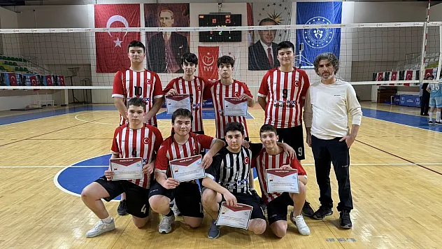 Çarşamba'da Okul Sporları voleybol heyecanı sona erdi