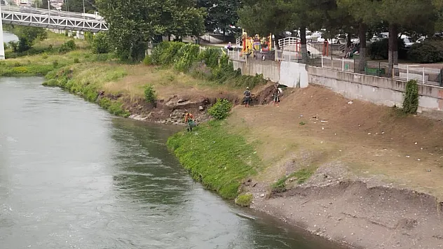 Çarşamba'da park ve yeşil alanlarda bakım çalışması