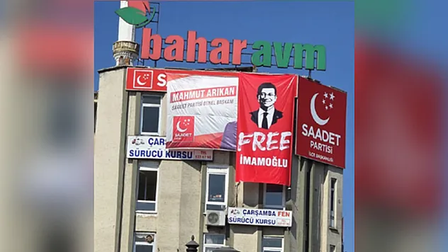 Çarşamba'da Sürpriz Pankart! Destek mi, Provokasyon mu?