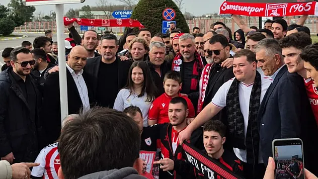 Çarşamba Havalimanı'nda tarihi anlar! Taraftar Reis'i uçağına kadar uğurladı...