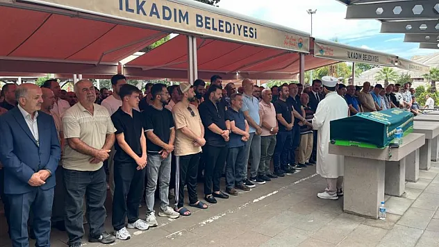 'Çaydanlıkçı Zeki' son yolculuğuna uğurlandı