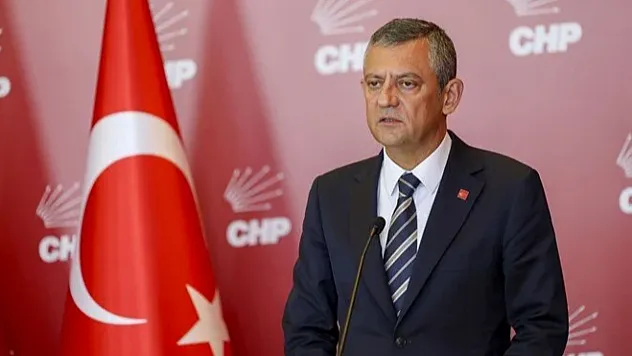CHP'de Deprem: Özel'in Terörsüz Türkiye Komisyonu Kararı Sonrası Peş Peşe İstifalar