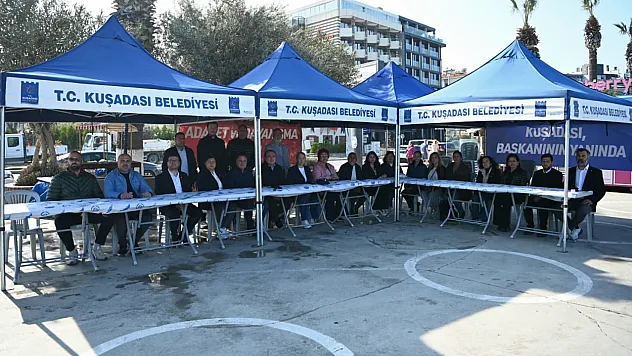 CHP Kuşadası'ndan 'demokrasi nöbeti'