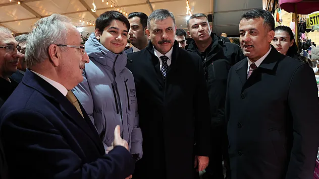 Çiftçi, Ramazan Sokağında vatandaşla bir araya geldi