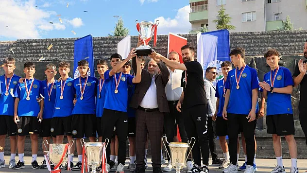 Çocukları yine tarih yazdı