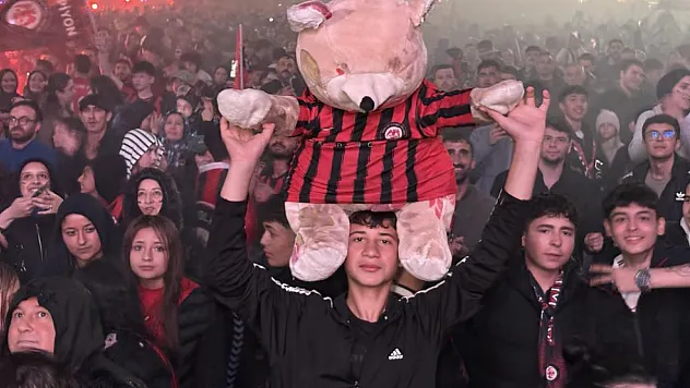 Çorum'da binlerce taraftar Süper Lig coşkusunu kutladı