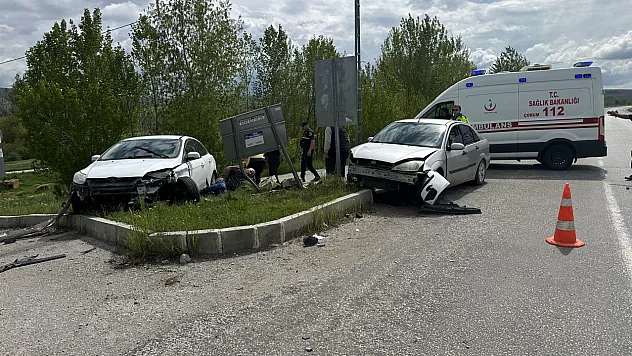 Çorum'da iki otomobil çarpıştı: 2 yaralı
