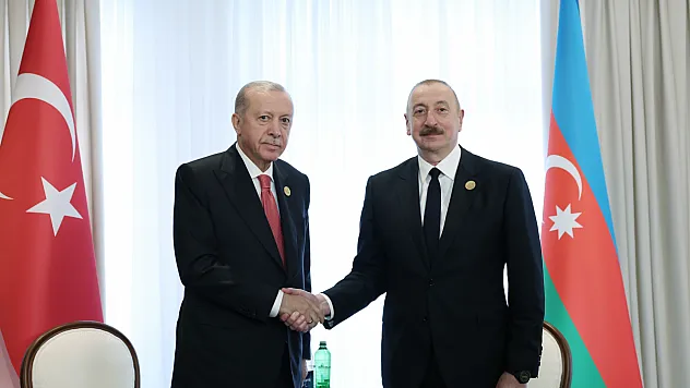 Cumhurbaşkanı Erdoğan, Azerbaycan Cumhurbaşkanı Aliyev ile bir araya geldi