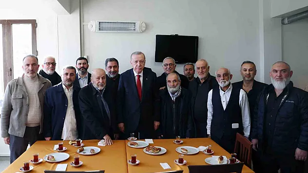 Cumhurbaşkanı Erdoğan'dan Tophane Tayfun Spor Kulübü'ne Ziyaret