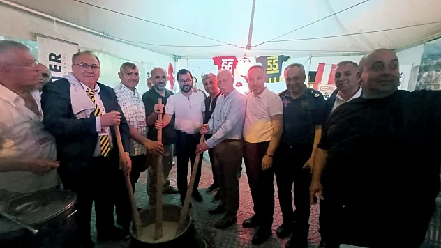 Cumhuriyet Meydanı'nda keşkek kazanları kaynadı!