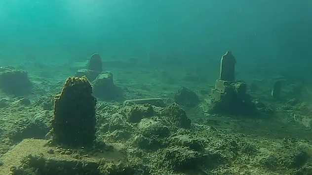 Deniz altında 2 bin 400 yıllık tarihi yapılar görüntülendi