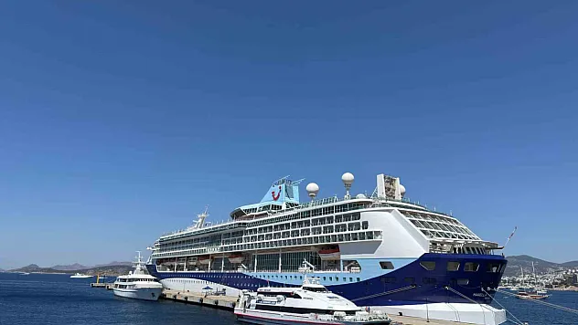 Deniz yoluyla 1760 turist geldi