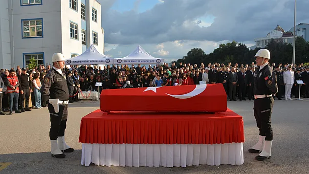 Denizde hayatını kaybeden gazi polis memuru Numan Şen memleketine uğurlandı