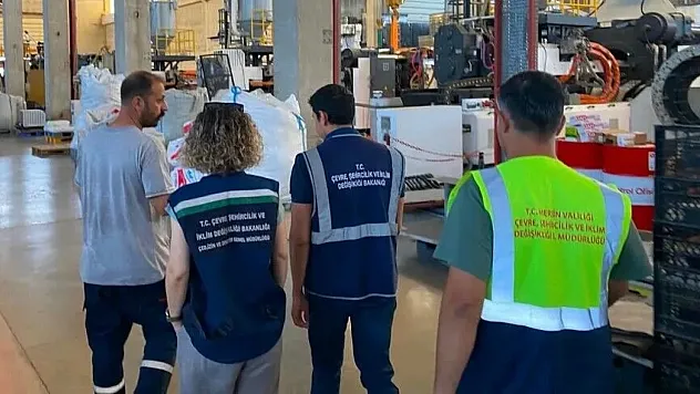 Denizi kirleten 23 tesise 47,5 milyon lira ceza: Bakanlıktan Akdeniz'dedenetim