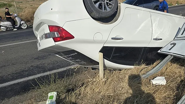 Denizli'de takla atan otomobilin sürücüsü kazayı hafif sıyrıklarla atlattı