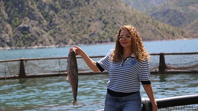 Depremden sonra kurduğu tesiste dünyaya somon ihraç ediyor