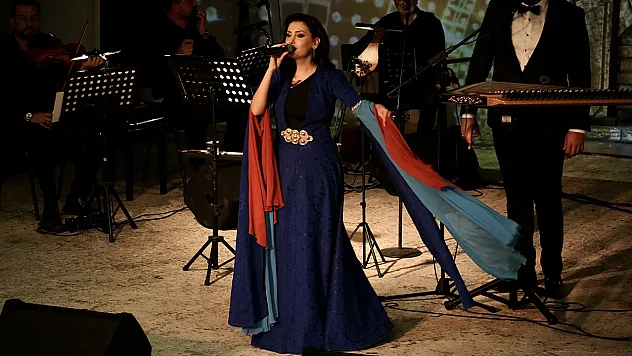 Depremin yıl dönümünde Samsun'da türkü gecesi