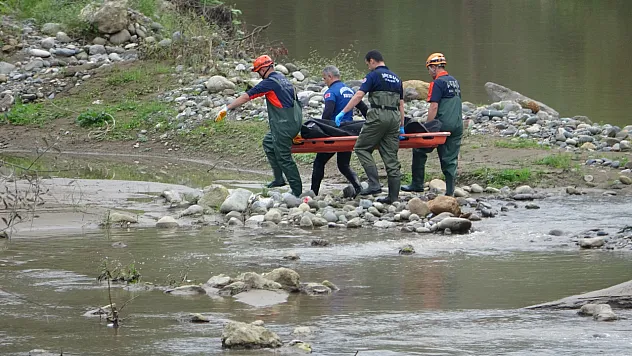 Giresun'da dere kenarında ölü bulundu