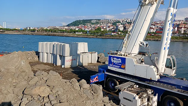 Dev dalgalardan 21 tonluk bloklar koruyacak