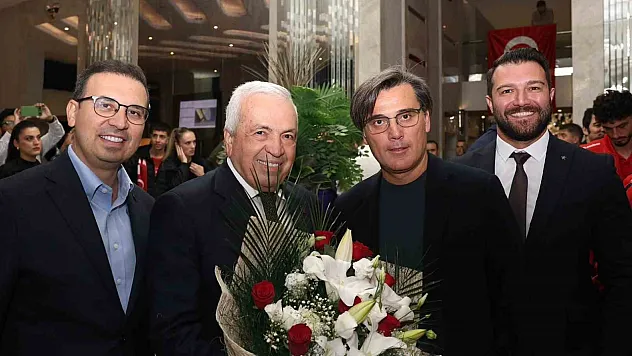 Dev maç öncesi Türk ve İtalyan kafilesine sıcak karşılama