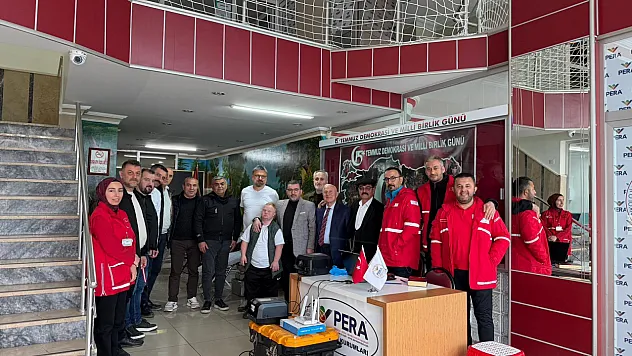 Dostluk Grubundan Kızılay'a kan bağışı