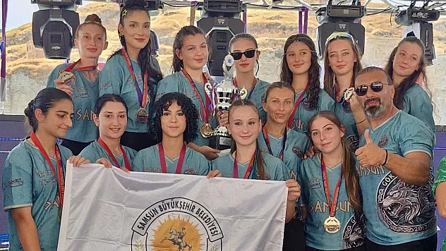 Dragon Bot Yarışı'nda Samsun Büyükşehirli Sporcular Şehre 3 Kupa İle Döndü